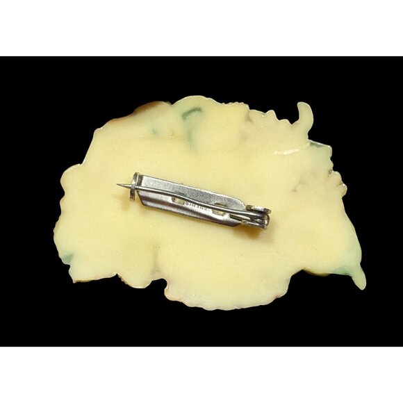 Vintage Cottagecore Japanese Carved Celluloid Brooch - Picture 2 of 4